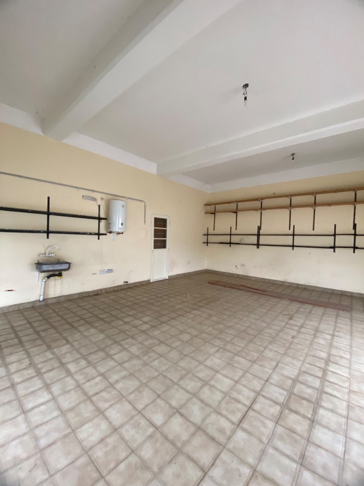 Salon comercial Alvear y moreno 