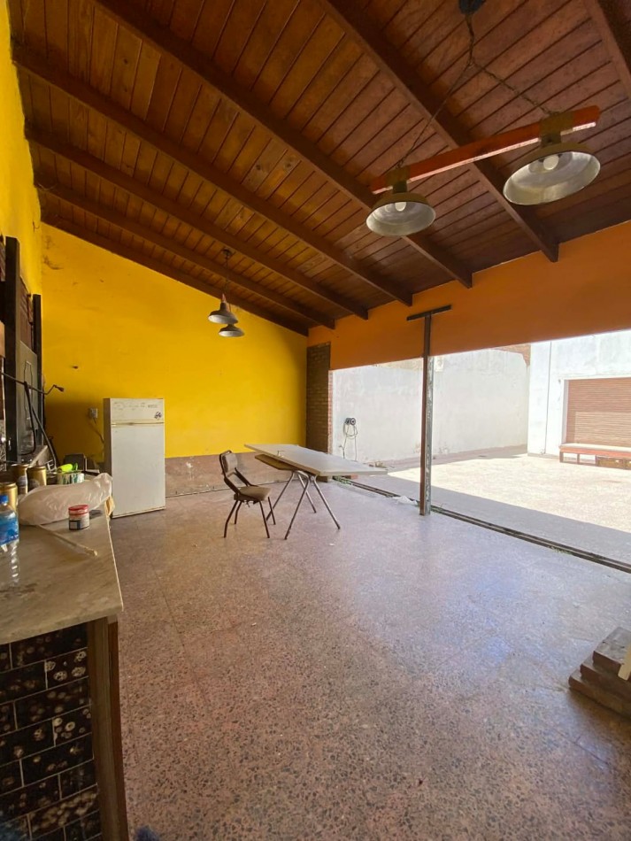Casa en Venta en Punta Alta | 3 Dorm. y Quincho | Rosales 300