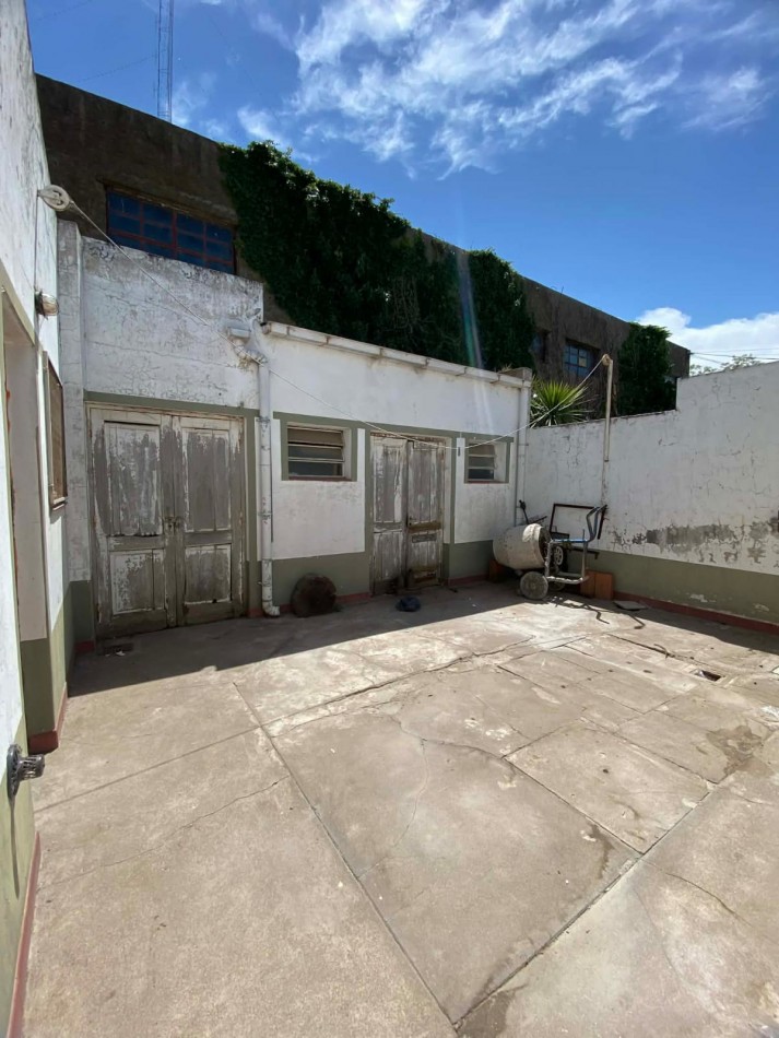 Casa en Venta en Punta Alta | 3 Dorm. y Quincho | Rosales 300