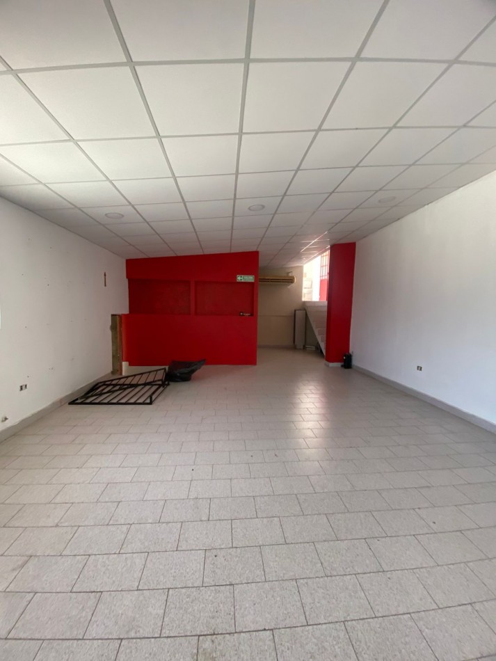 SALON CENTRICO DE ESPACIOS MULTIPLE EN PLANTA ALTA 