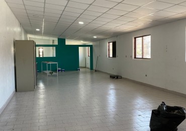SALON CENTRICO DE ESPACIOS MULTIPLE EN PLANTA ALTA 